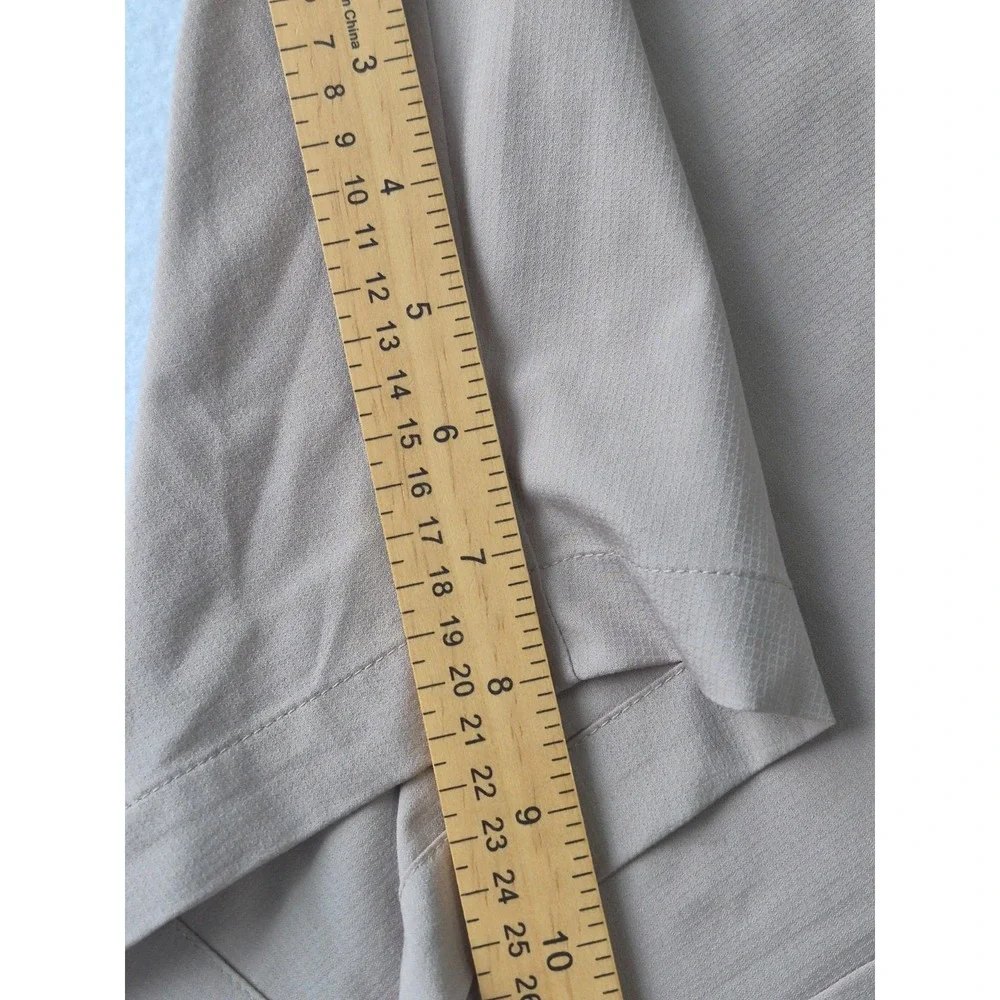 TravisMathew Golf Shorts Mens 33 Beige Stretch Performance Casual Flat Front 10